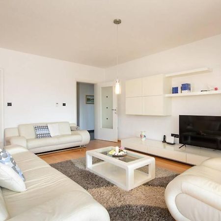 Apartment Natali Punat- Free Parking On Premises Kültér fotó